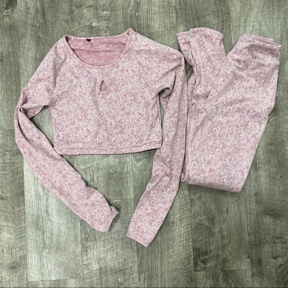 ❌SOLD❌GYMSHARK set fleur dusty pink texture XS - Picture 7 of 7